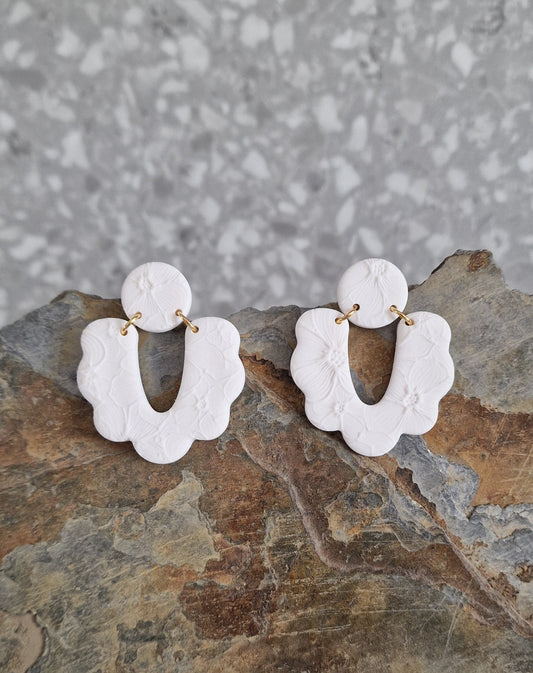 Statement Hochzeitsohrringe – leicht, weiß & romantisch