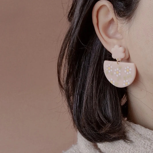 Die Weiße Blume Ohrringe