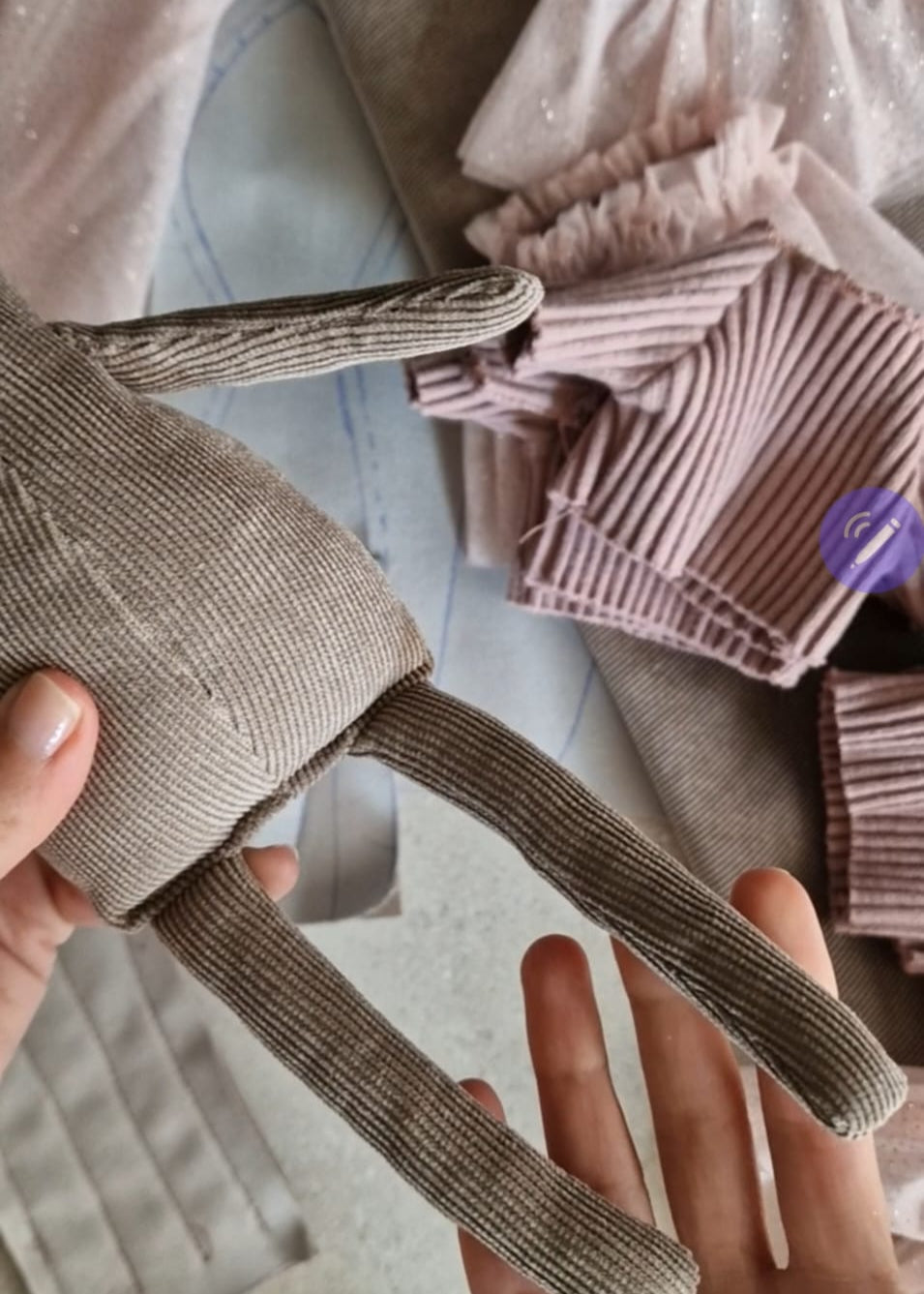 Handgemachte Reh-Stoffpuppe aus weichem Stoff